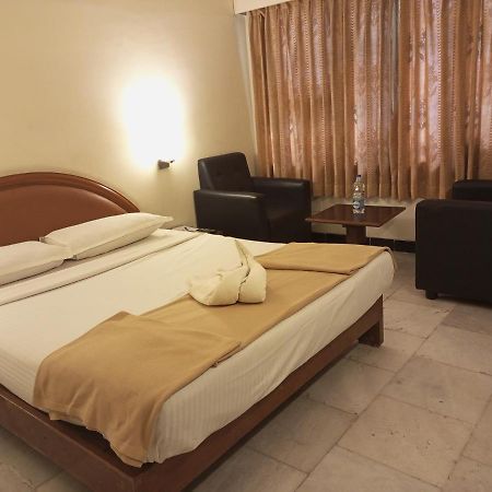 Senthil Residency Hotel Dindigul Exterior photo